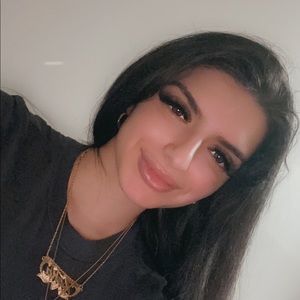 Meet your Posher, Zaka